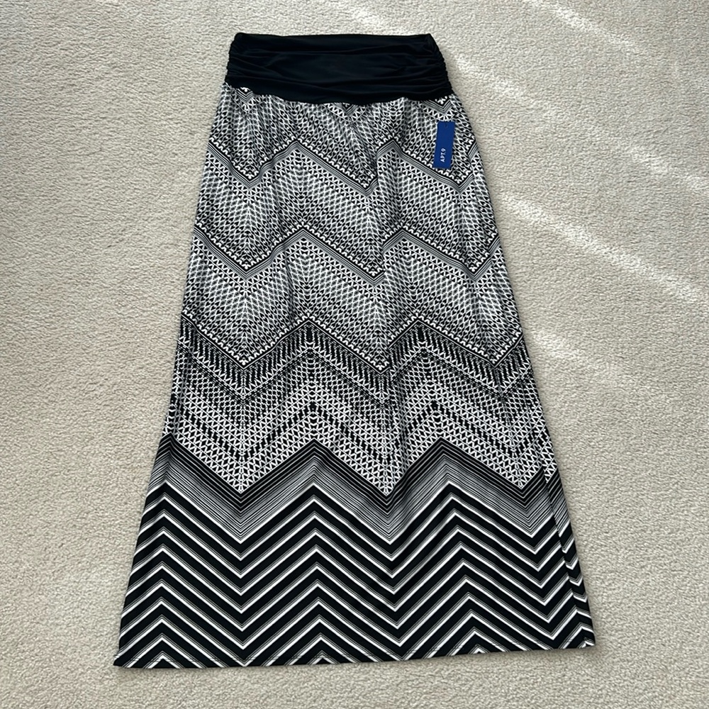 Women’s Apt9 full length skirt XXL NWT